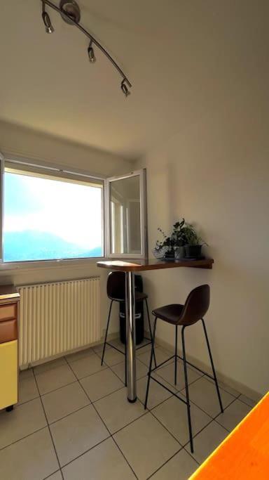 Superbe Appartement 2 Chambres Avec Vue Sur La Mer Et La Montagne Marseille Extérieur photo